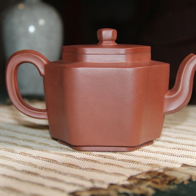 宜兴紫砂壶丨六方花影_泥料：紫泥_容量：300cc