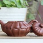 宜兴紫砂壶 | 小合菱壶_泥料：紫泥_容量：200cc