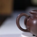 宜兴紫砂壶 | 卡盖方樽_泥料：紫泥_容量：300cc