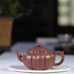 宜兴紫砂壶 | 菱花_泥料：底槽青_容量：230cc