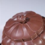 宜兴紫砂壶 | 菱花_泥料：底槽青_容量：230cc