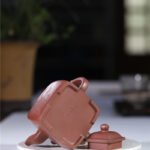 宜兴紫砂壶 | 四方汉韵_泥料：紫泥_容量：350cc