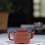 宜兴紫砂壶 | 四方腰线_泥料：紫泥_容量：250cc