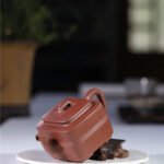 宜兴紫砂壶 | 四方腰线_泥料：紫泥_容量：250cc