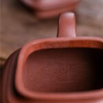 宜兴紫砂壶 | 敦方_泥料：紫泥_容量：550cc