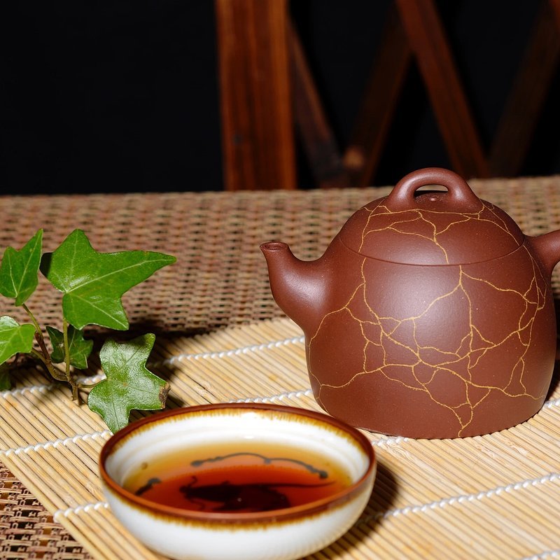 宜兴紫砂壶 | 秦权_泥料：紫泥_容量：260cc